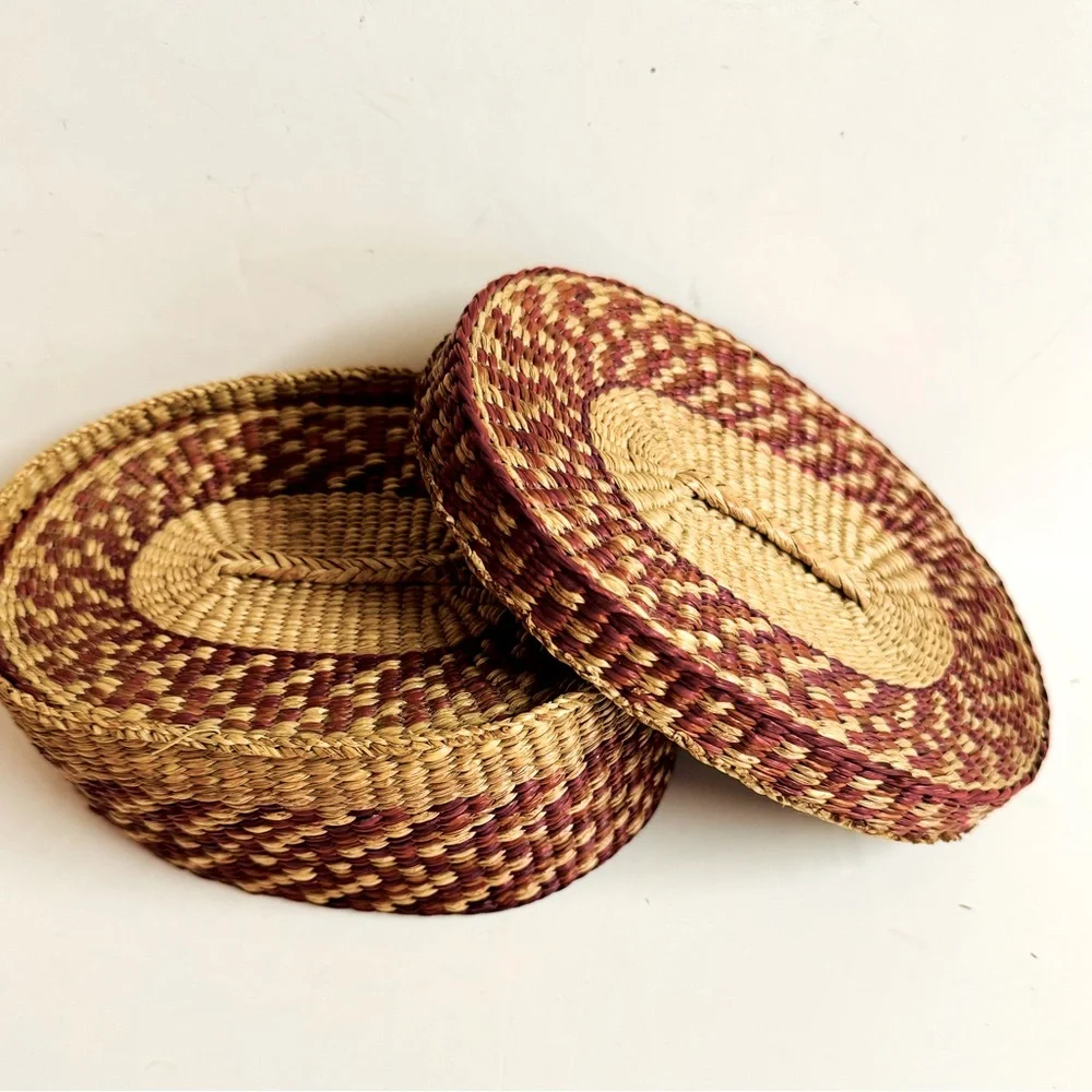 2PC Vtg 70s Finely Handwoven oval nesting baskets.Beautiful neutral tones.